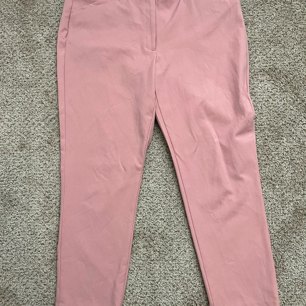 White House Black Market slim ankle